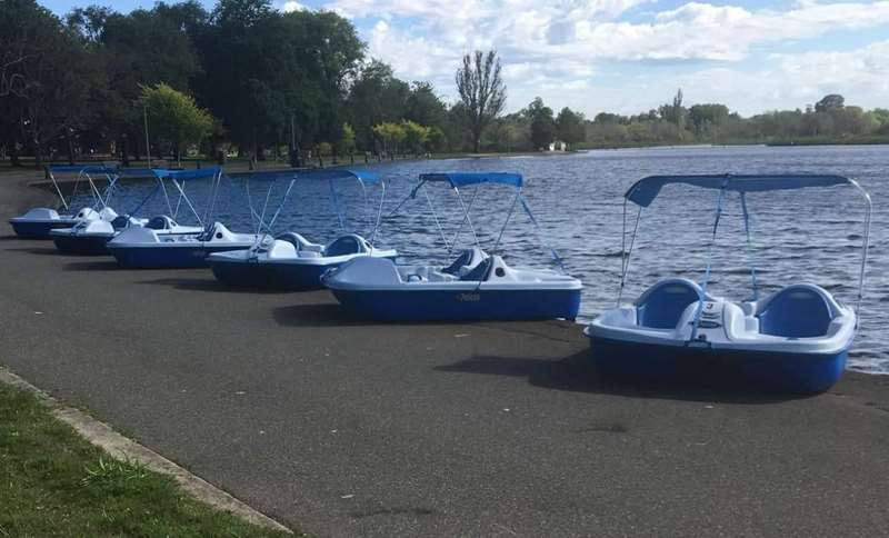 Ballarat - Lake Wendouree Pedal Boat Hire