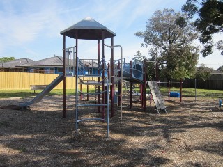 Balmain Court Playground, Lalor