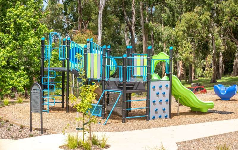 Barker Road Playground, Garfield