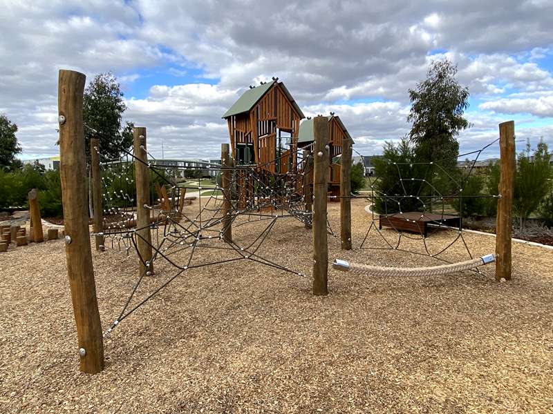 Bayview Walk Playground, Thornhill Park