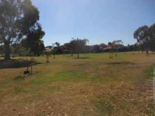 Beenak McMahon Reserve Dog Off Leash Area (Reservoir)