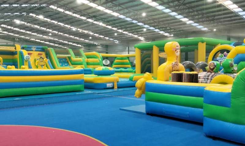 Bendigo - Inflatable World (Golden Square)