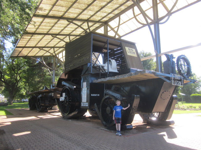 Red Cliffs - 'Big Lizzie' Machine