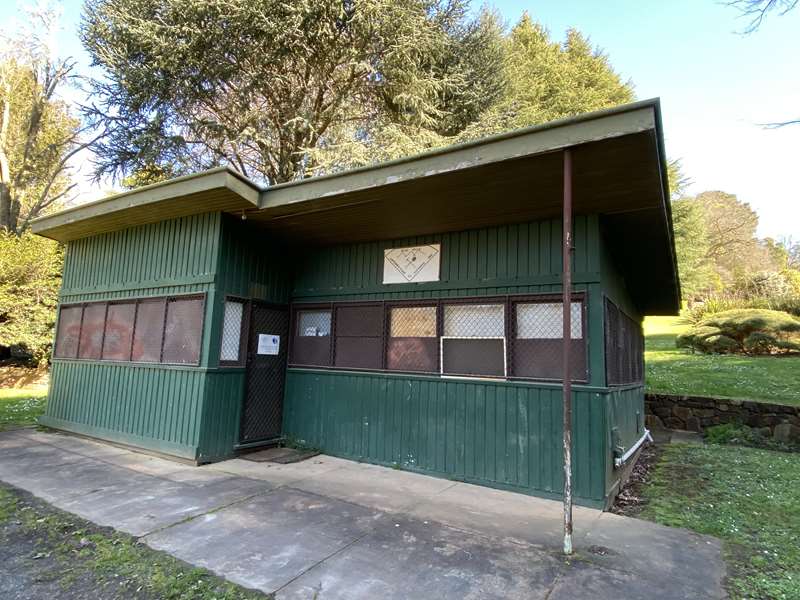 Blue Hills Lapidary Club (Emerald)