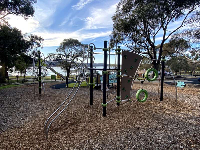 Blue Rock Lake Playground, Old Tanjil Road, Willow Grove