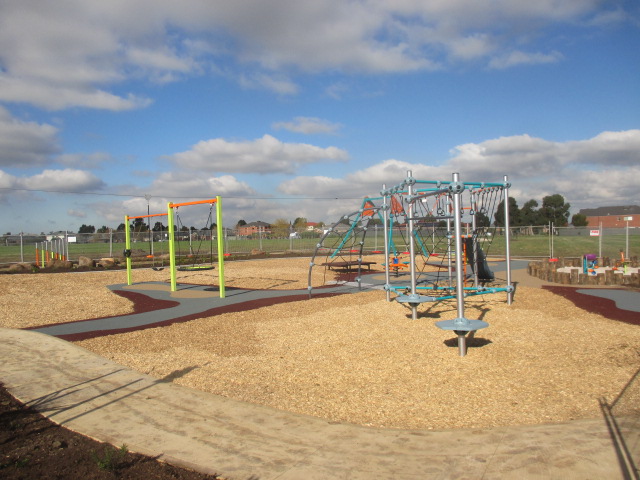 Boronia Drive Playground, Hillside