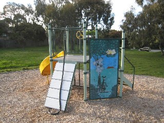 Bowden Court Playground, Wheelers Hill