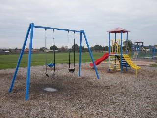 Bradford Avenue Playground, Greenvale