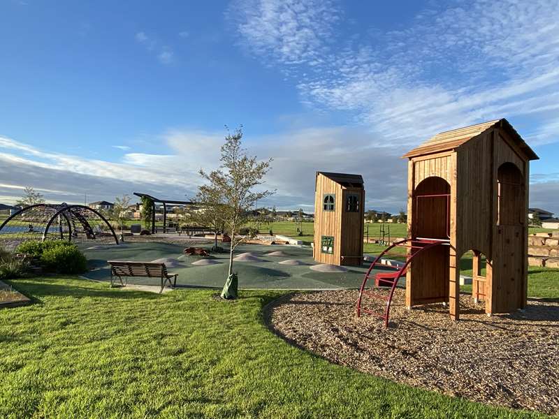 Bridgefield Town Park Playground, Bridgefield Parkway, Rockbank