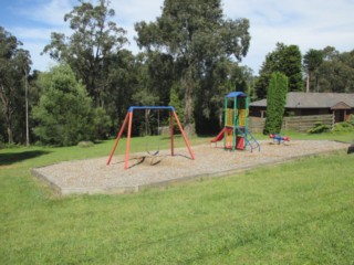 Burns Way Playground, Monbulk