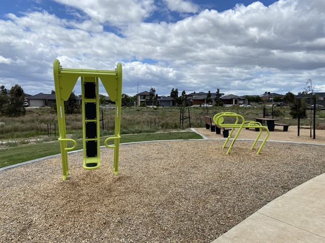 Butterscotch Esplanade Outdoor Gym Circuit (Manor Lakes)