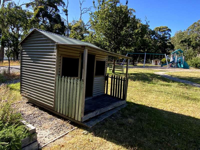 Callignee Community Hall Playground, Old Callignee Road, Callignee