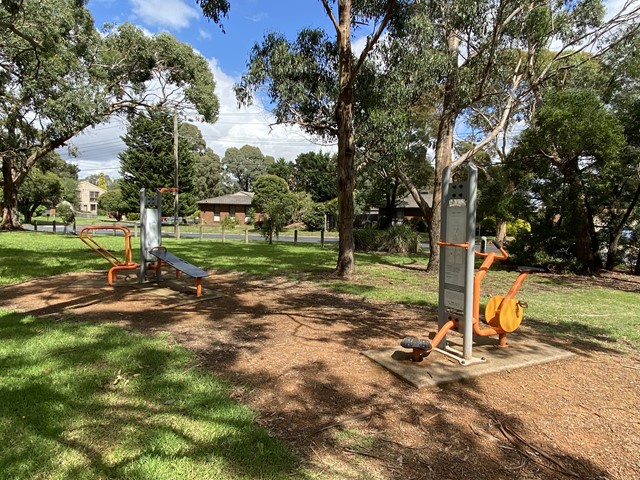 Canterbury Gardens Outdoor Gym (Bayswater North)