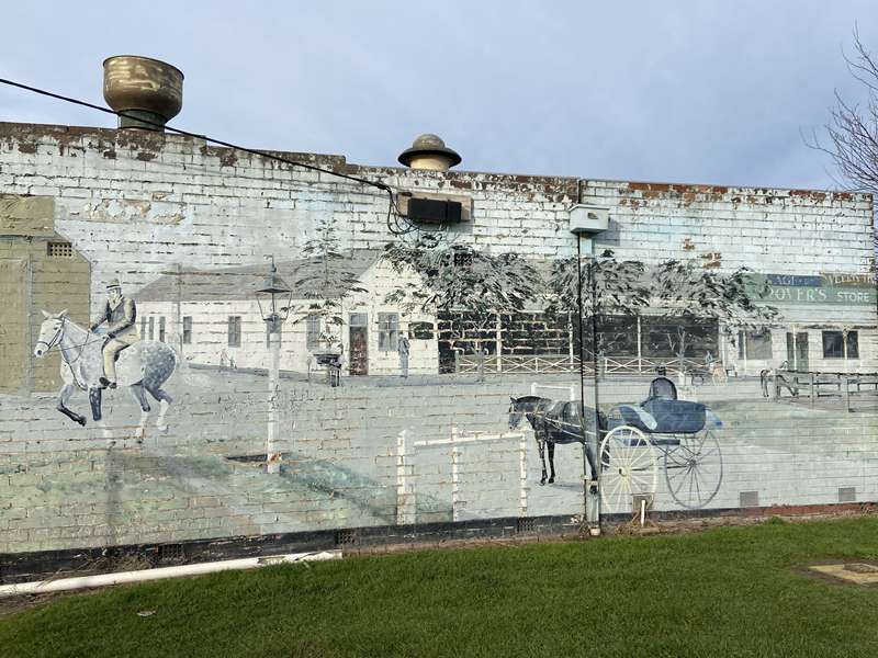 Nar Nar Goon Murals
