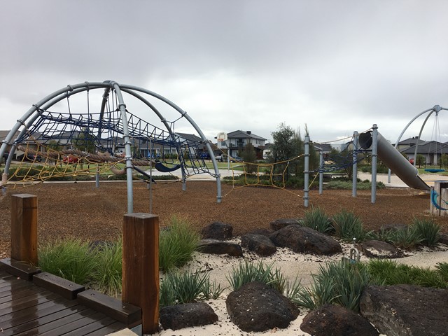 Carinya Park Playground, Jindalee Way, Werribee