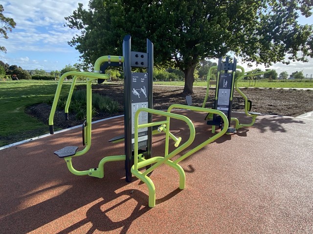 Carnival Boulevard Outdoor Gym (Berwick)