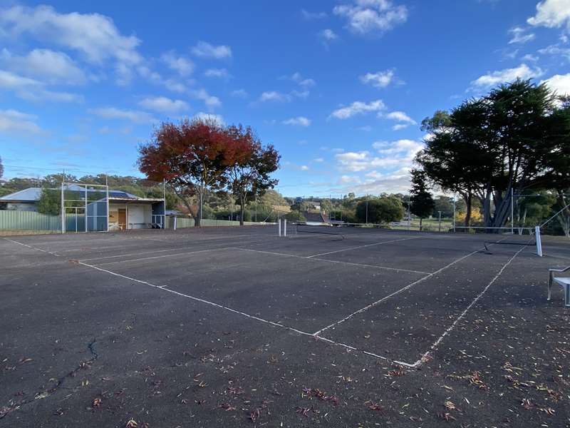 Castlemaine - Morrissey Reserve Free Public Tennis Court