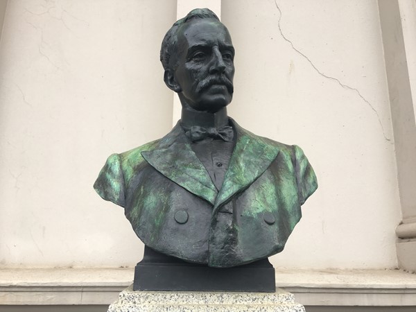 Carlton Gardens Public Art and Monuments