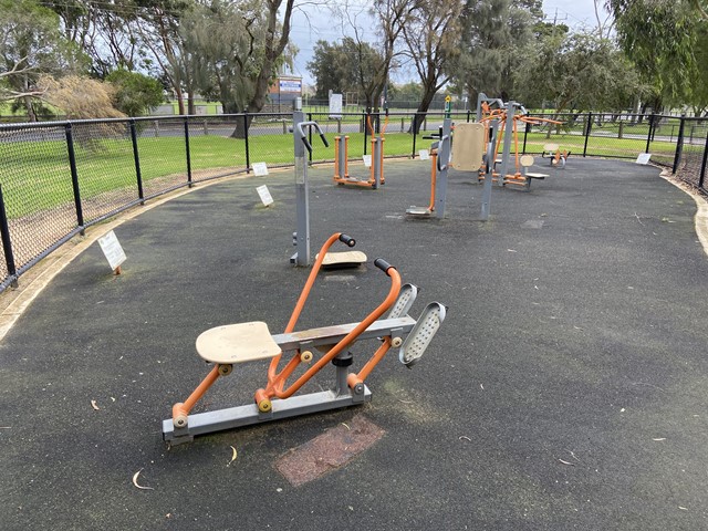 Chelsea Bicentennial Park Outdoor Gym (Chelsea)