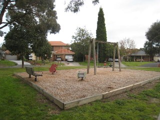 Chequers Close Playground, Wantirna