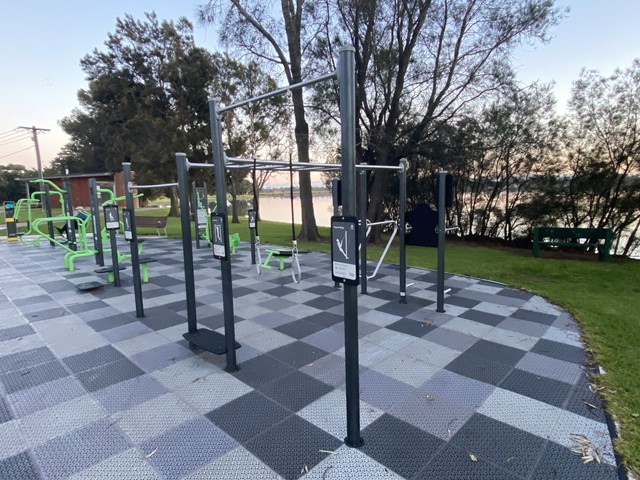 Cherry Lake Outdoor Gym (Altona)