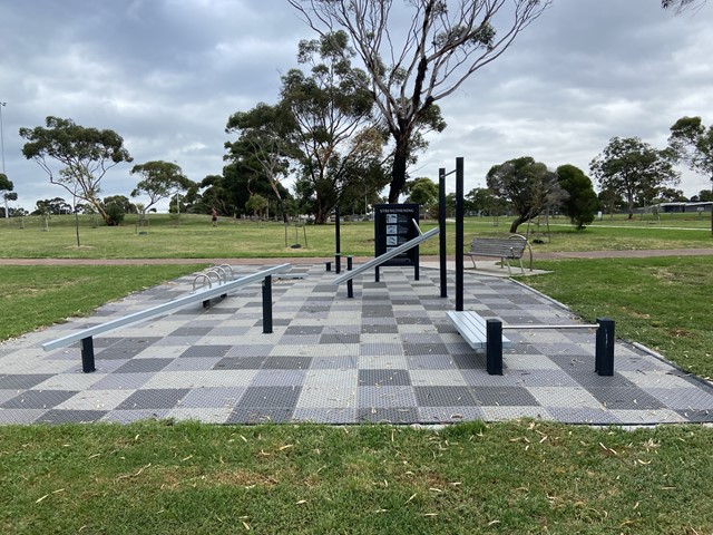 Cherry Lake Outdoor Gym (Altona)