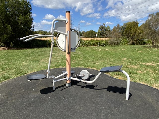 Cherryhills Reserve Outdoor Gym (Cranbourne)