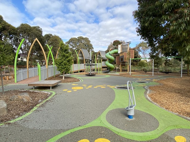 Taylors Lake Linear Park Playground, Taylors Lakes