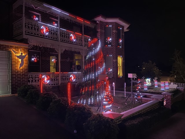 Christmas Lights (30 Jacaranda Drive, Diamond Creek)