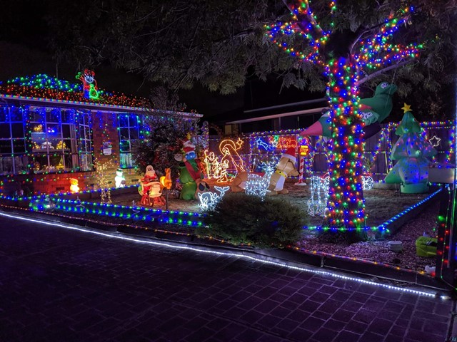 Christmas Lights (5 Wirraway Crescent, Thomastown)