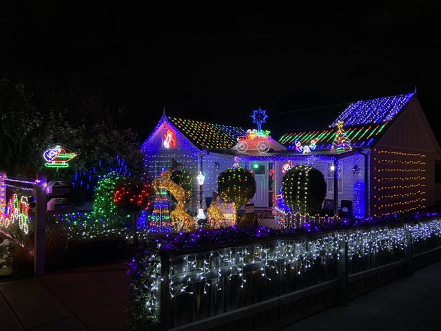 Christmas Lights (18 Zander Avenue, Nunawading)