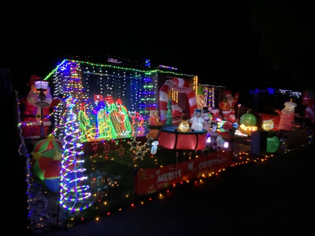 Christmas Lights (167 Painted Hills Road, Doreen)