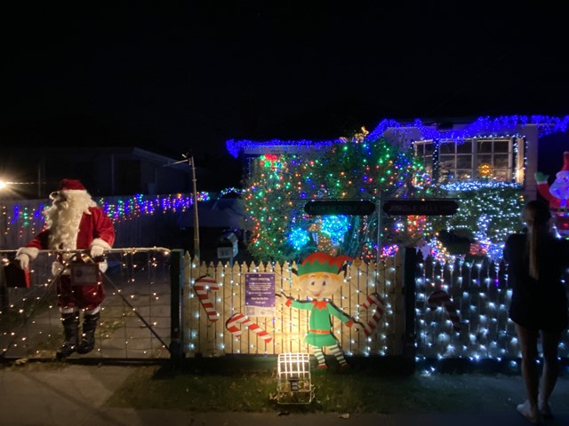 Christmas Lights (35 Fellows Street, Mitcham)