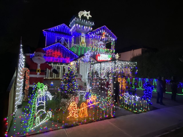 Christmas Lights (5 Molesworth Street, Coburg)