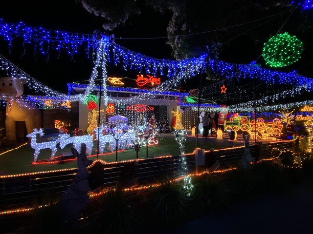 Christmas Lights (50 Kincumber Drive, Croydon)