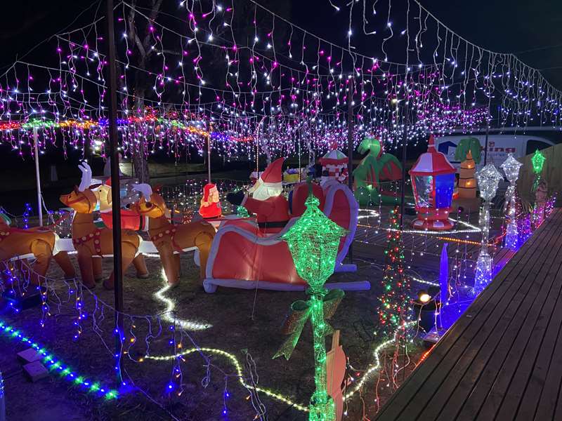 Christmas Lights (9 Warwick Close, Wantirna)