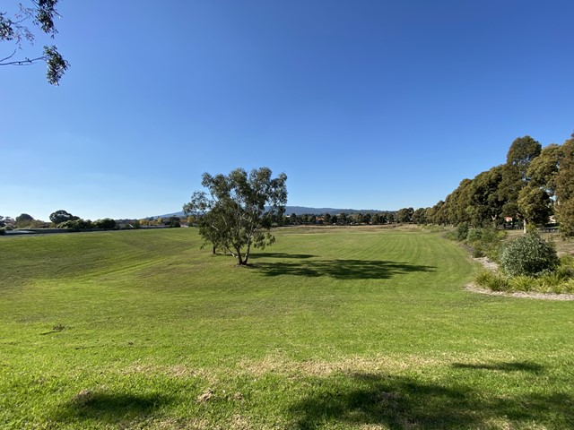 Claremont Way Retarding Basin Dog Off Leash Area (Lysterfield)