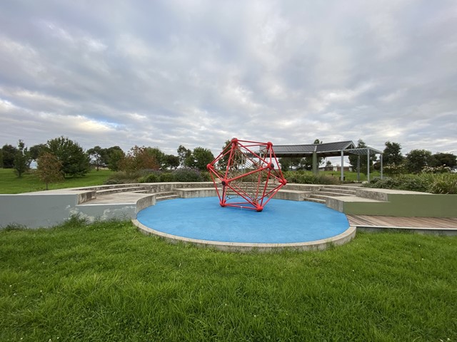 Clendon Drive Playground, Officer