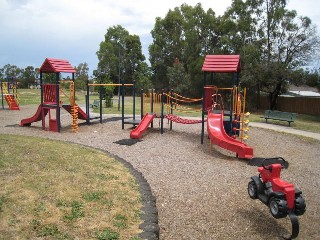 Courtenay Avenue Playground, Cranbourne North