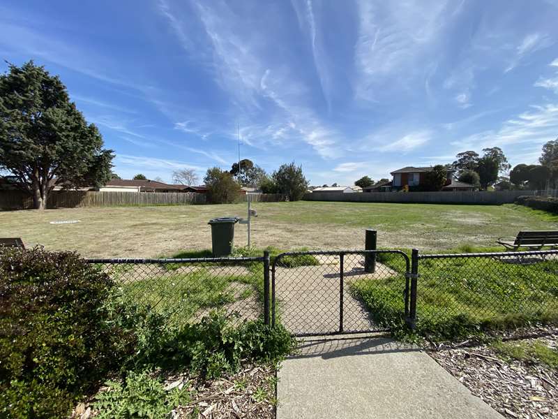 Cranbourne Drive Reserve Fenced Dog Park (Cranbourne)