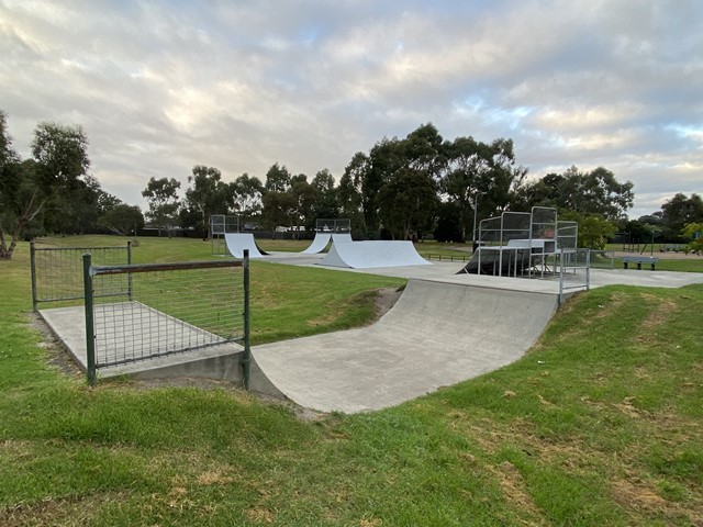 Cranbourne North Skatepark (Endeavour Drive)