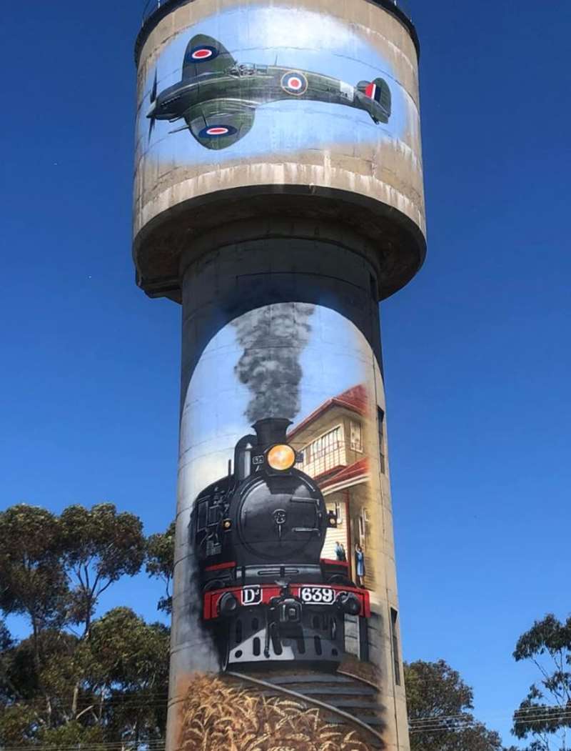 Cressy Water Tower Mural