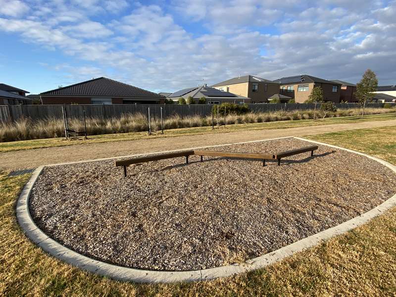 Creston Street Outdoor Gym (Point Cook)