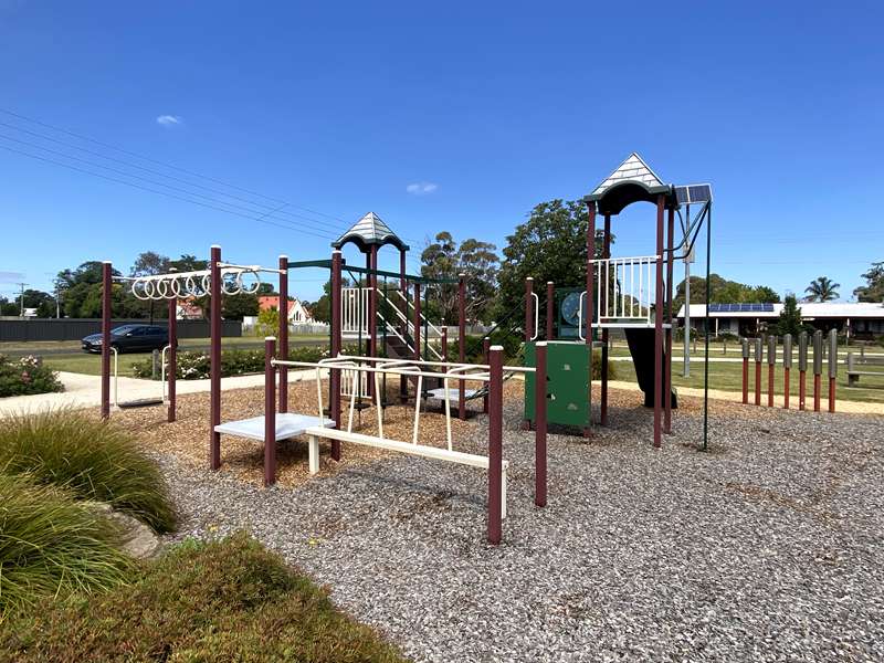 Cricket Street Playground, Cowwarr