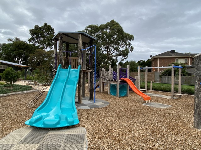 Dales Park Playground, Washington Drive, Oakleigh South