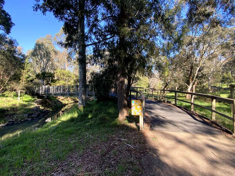 Darebin Creek Walk from Darebin Parklands to the Yarra River (Alphington)