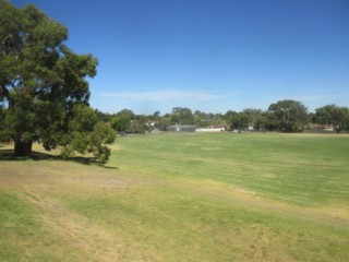 Delacombe Park Dog Off Leash Area (Frankston South)