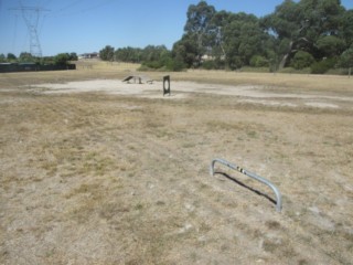 Delacombe Reserve Fenced Dog Park (Mill Park)