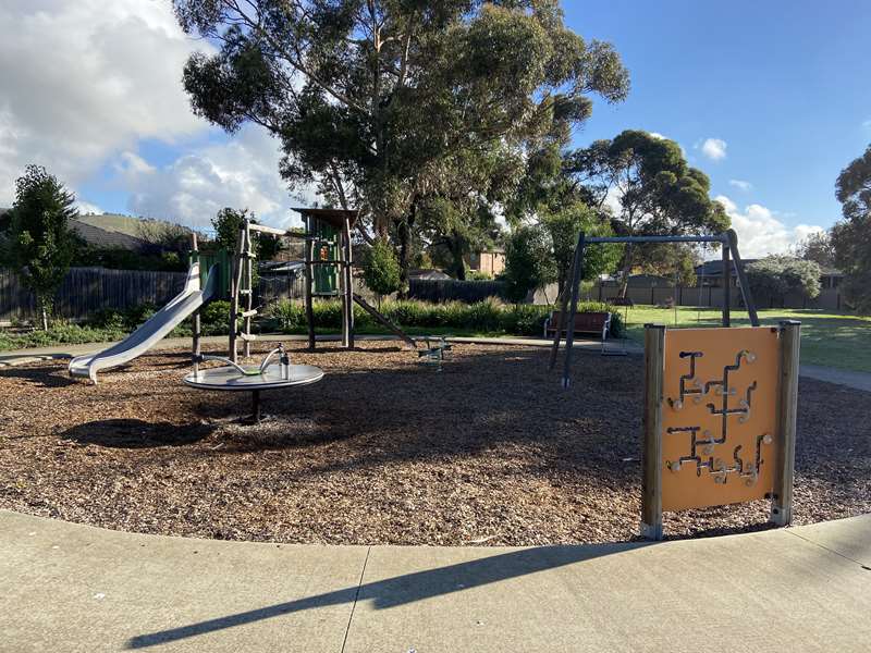Dobell Avenue Playground, Sunbury