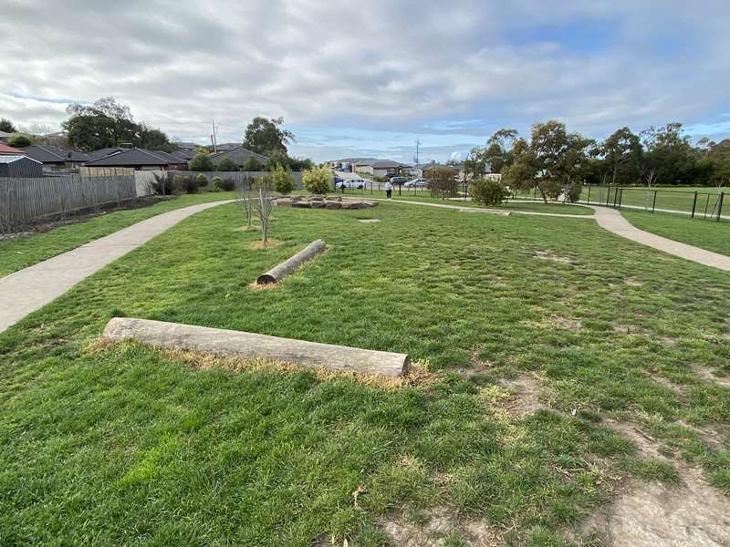 Don Jackson Reserve Fenced Dog Park (Pakenham)